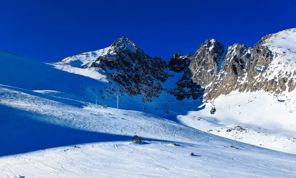 tanie ośrodki narciarskie
